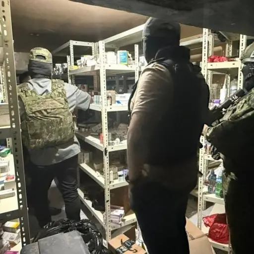 Prisión preventiva para tres procesados por red de medicamentos falsificados en Guayaquil