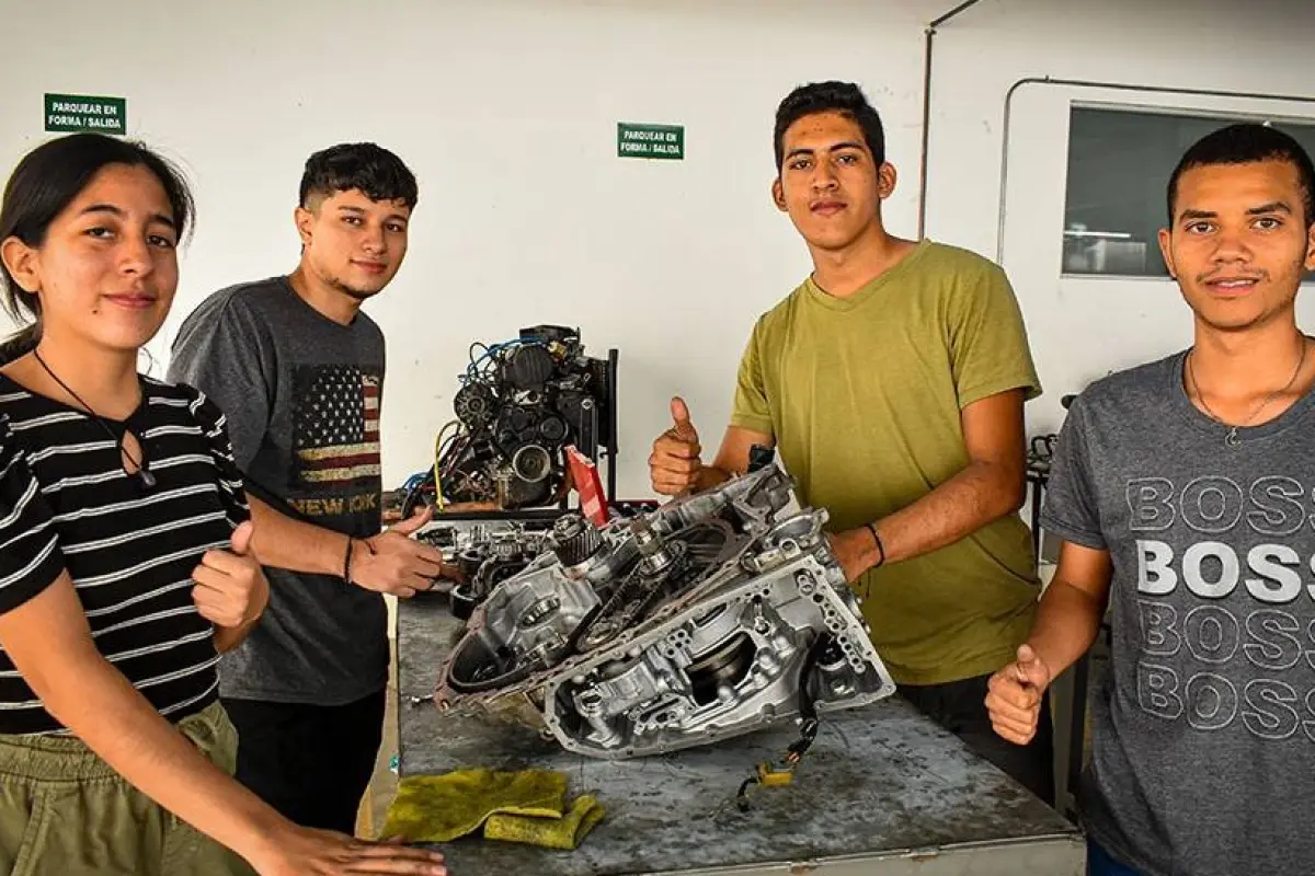 DASE EP impulsa formación técnica con nuevo ciclo de mecánica en Guayaquil
