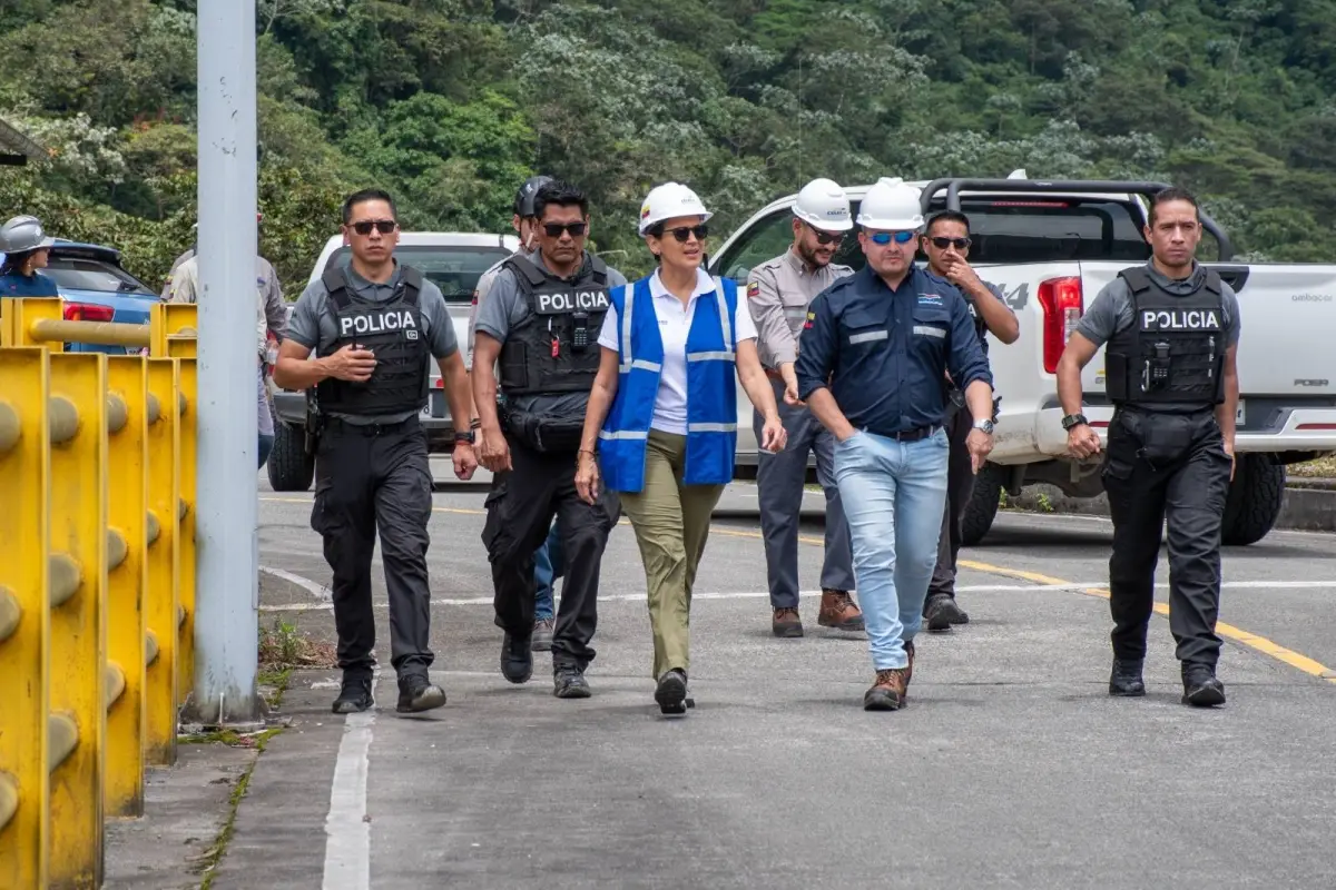 La ministra Inés Manzano junto a otros delegados del gobierno. , X: @EcuadorMAE