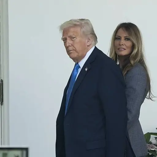 Melania Trump niega cualquier vínculo con Epstein y asegura que no fue presentada por él a su esposo