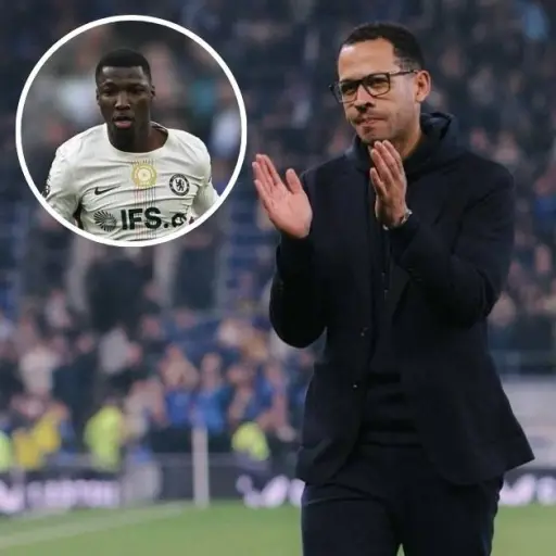 Liam Rosenior elogia a Moisés Caicedo como uno de los mejores mediocampistas defensivos del mundo  
