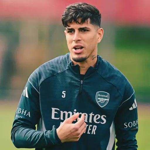 Piero Hincapié regresa a los entrenamientos del Arsenal tras superar lesión muscular  