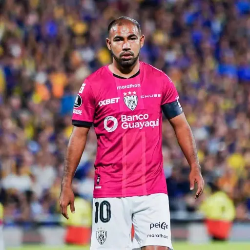 Junior Sornoza asume su error y se disculpa con la hinchada de Independiente del Valle tras recibir tarjeta roja  