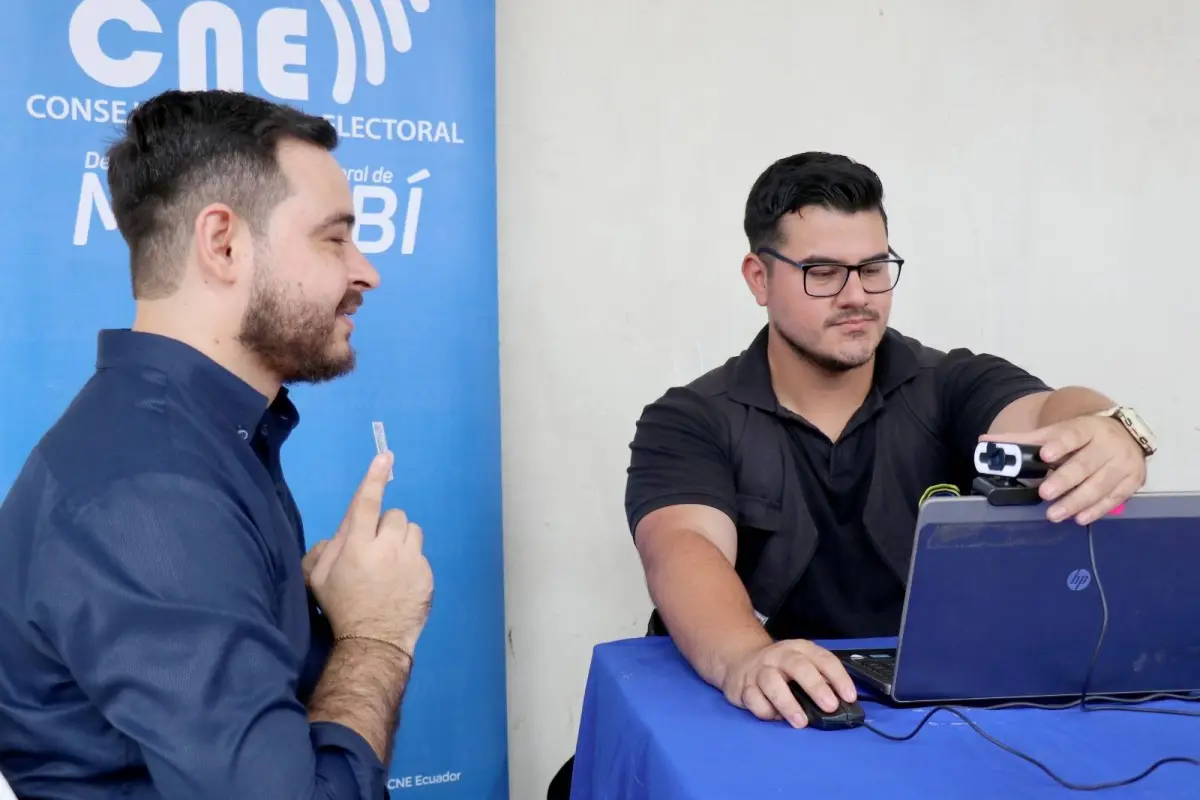 El CNE ya ejecuta los cambios de domicilio electoral. , El Diario