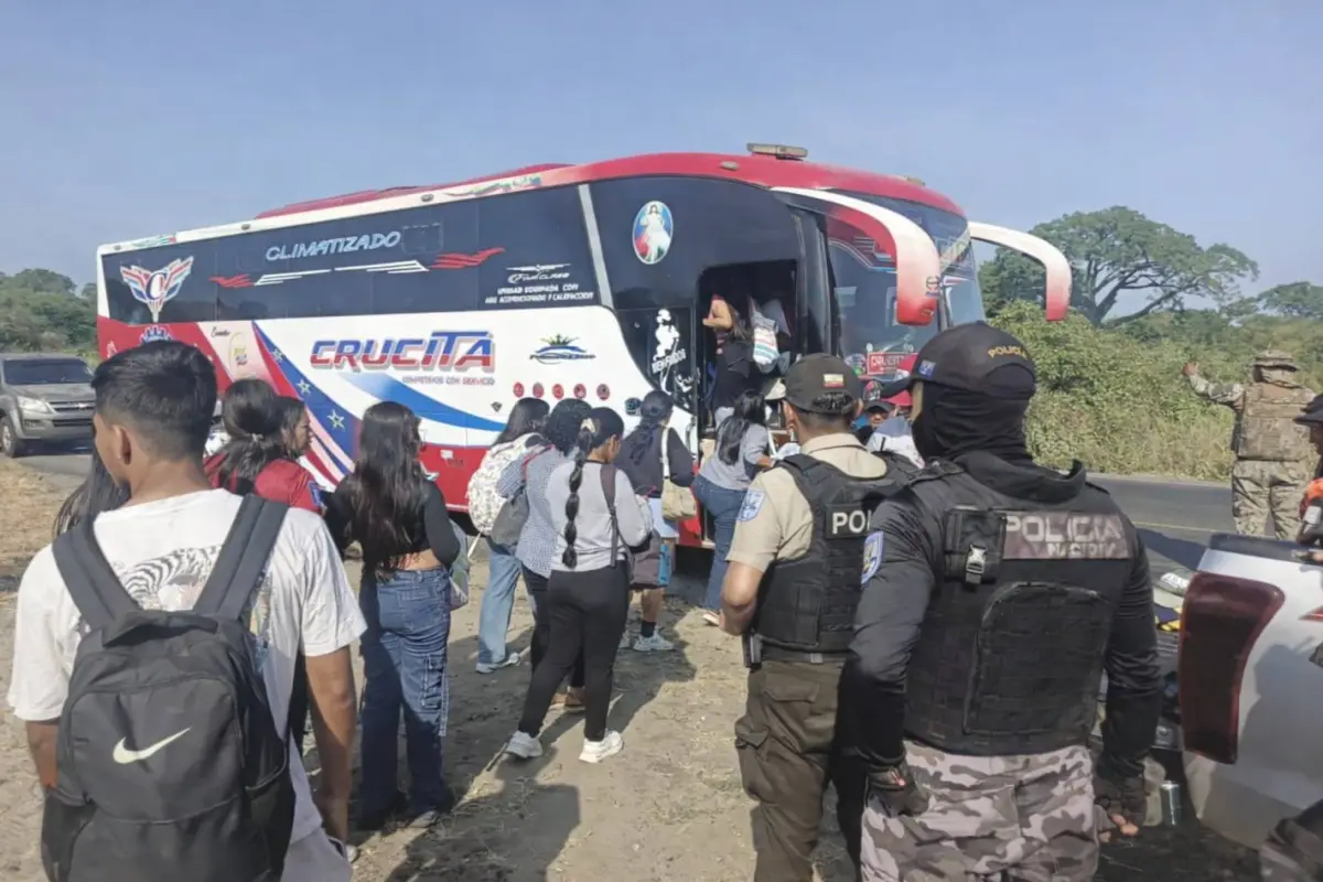 Pasajeros en alerta: así fue la intervención militar que evitó un posible ataque en Manabí, cortesía