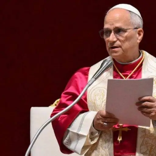 El Papa León XIV exige detener la guerra y la idolatría al dinero