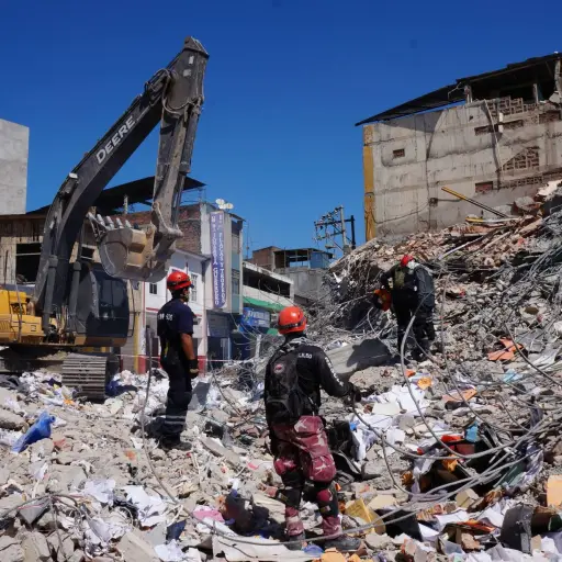 Hugo Yepes advierte que Ecuador sigue vulnerable ante un terremoto similar al de 2016 y cuestiona la falta de cambios en normas de construcción