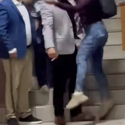 Emiten boleta de auxilio a docente agredida por madre de estudiante en Cuenca