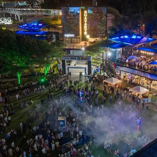Más de 2.500 personas asistieron a la reinauguración de Plaza Guayarte en Guayaquil