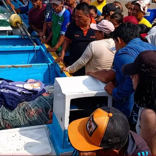 Dos pescadores mueren en ataque en altamar y un tercero permanece desaparecido