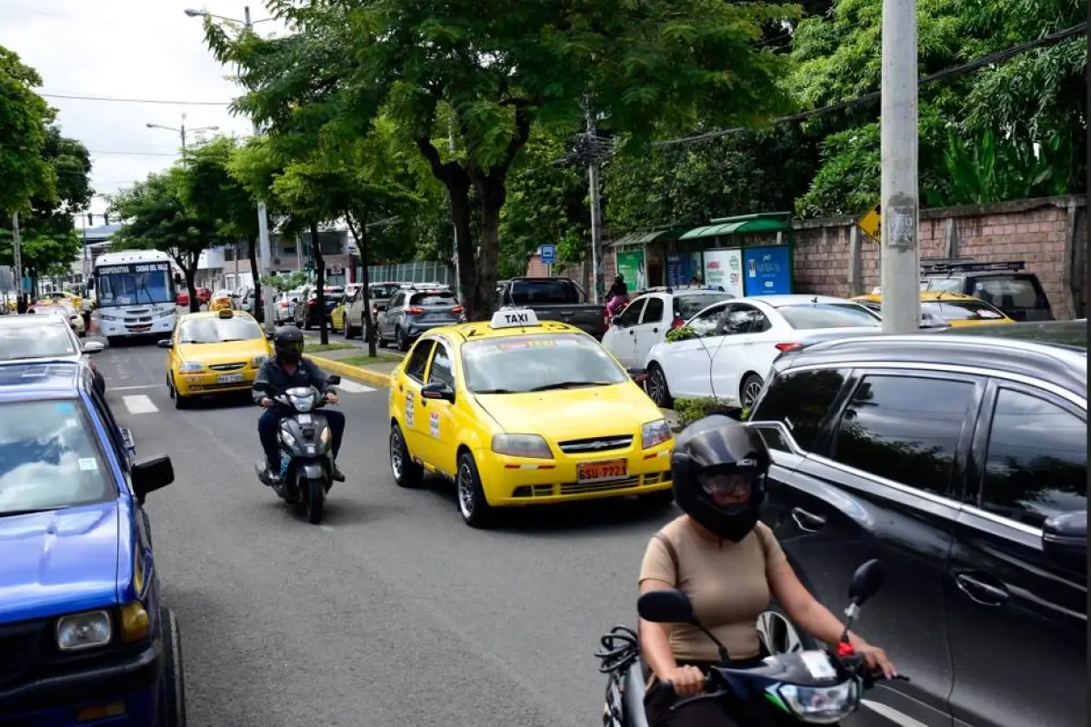 El tránsito vehicularse vuelvemuy denso en las horas pico, pese a que aún no empiezan las clases., El Diario. 