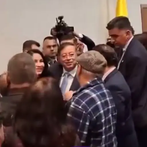 González participa en encuentro global de izquierda junto a Gustavo Petro en España