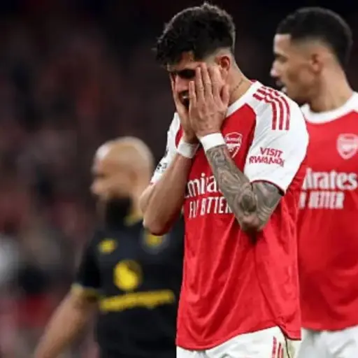 Manchester City vence al Arsenal y mantiene la presión por el título