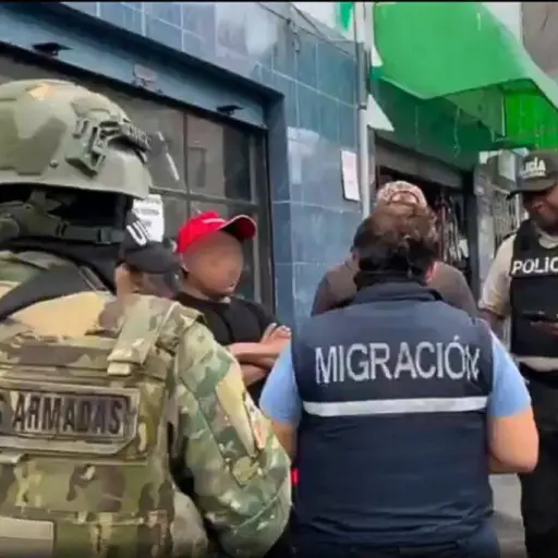 Ecuador deporta a 14 extranjeros tras operativos en Machala