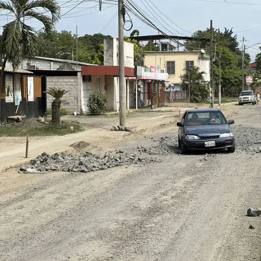 Regenerarán el centro de Calderón tras obras del Plan Triple AAA que mantienen calles intervenidas por la instalación de tuberías