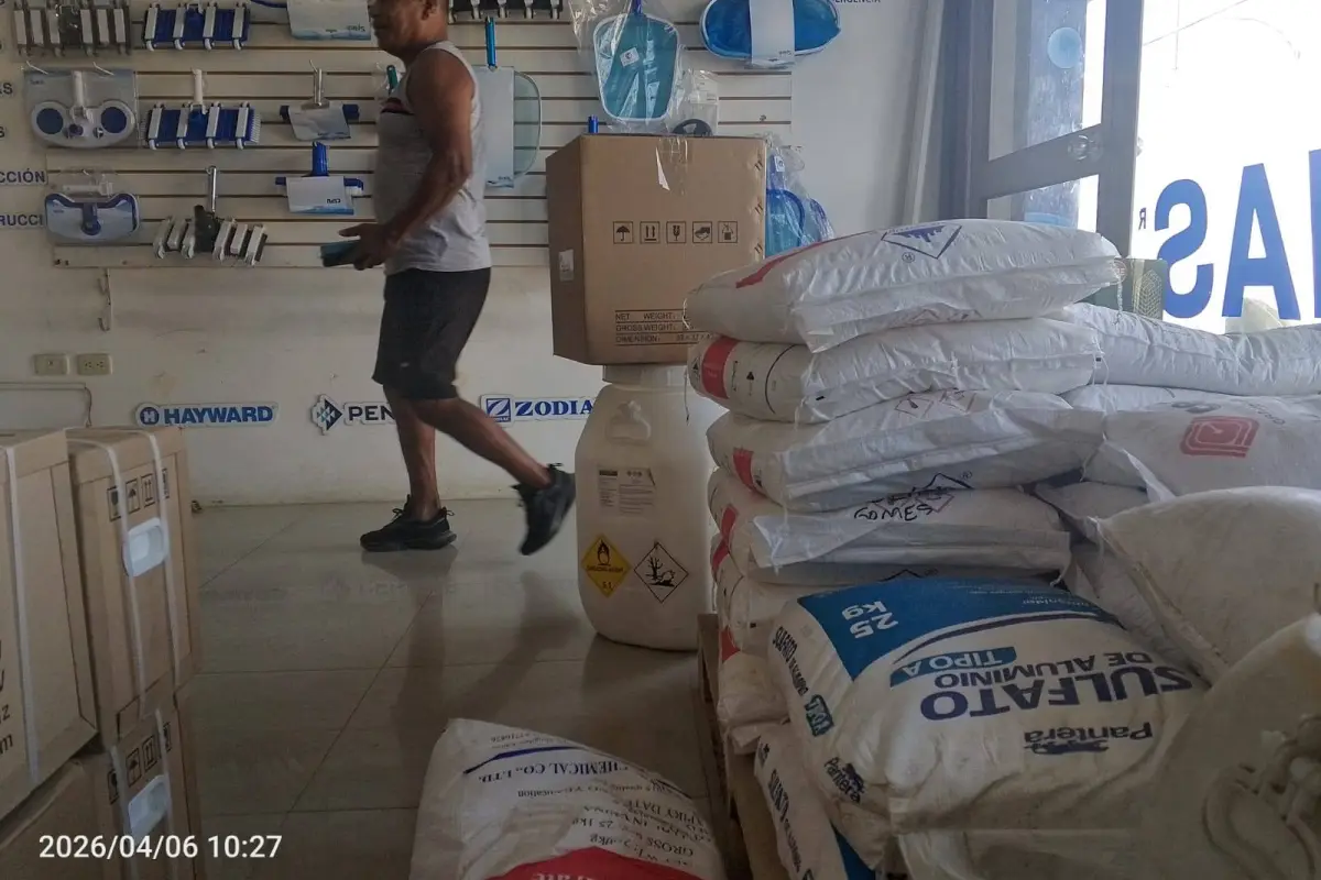 Químicos se disparan hasta 30% en Portoviejo: esto podría subir el costo del agua y mantenimiento de piscinas, producción El Diario