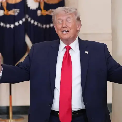 Trump vuelve a bromear con presentarse a presidente de Venezuela