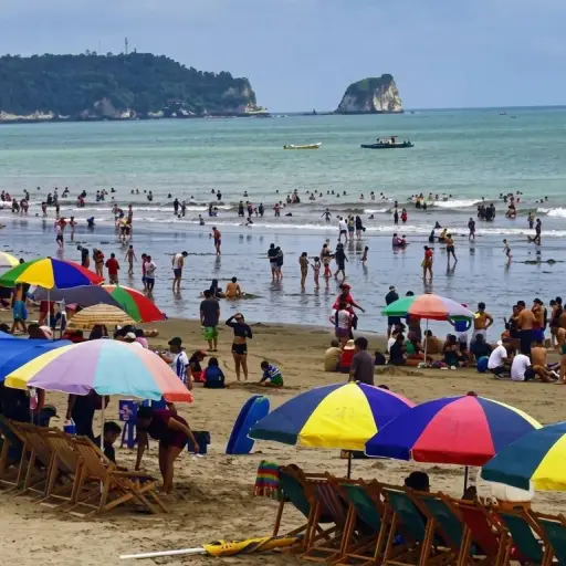 Ecuador registra 743 600 viajes y 49,5 millones de dólares en feriado de Semana Santa