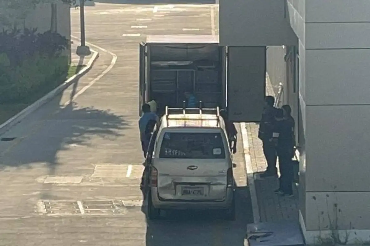 Los cuerpos de padre e hijo fueron levantados por Criminalística en el hospital Rodríguez Zambrano de Manta., Foto: El Diario