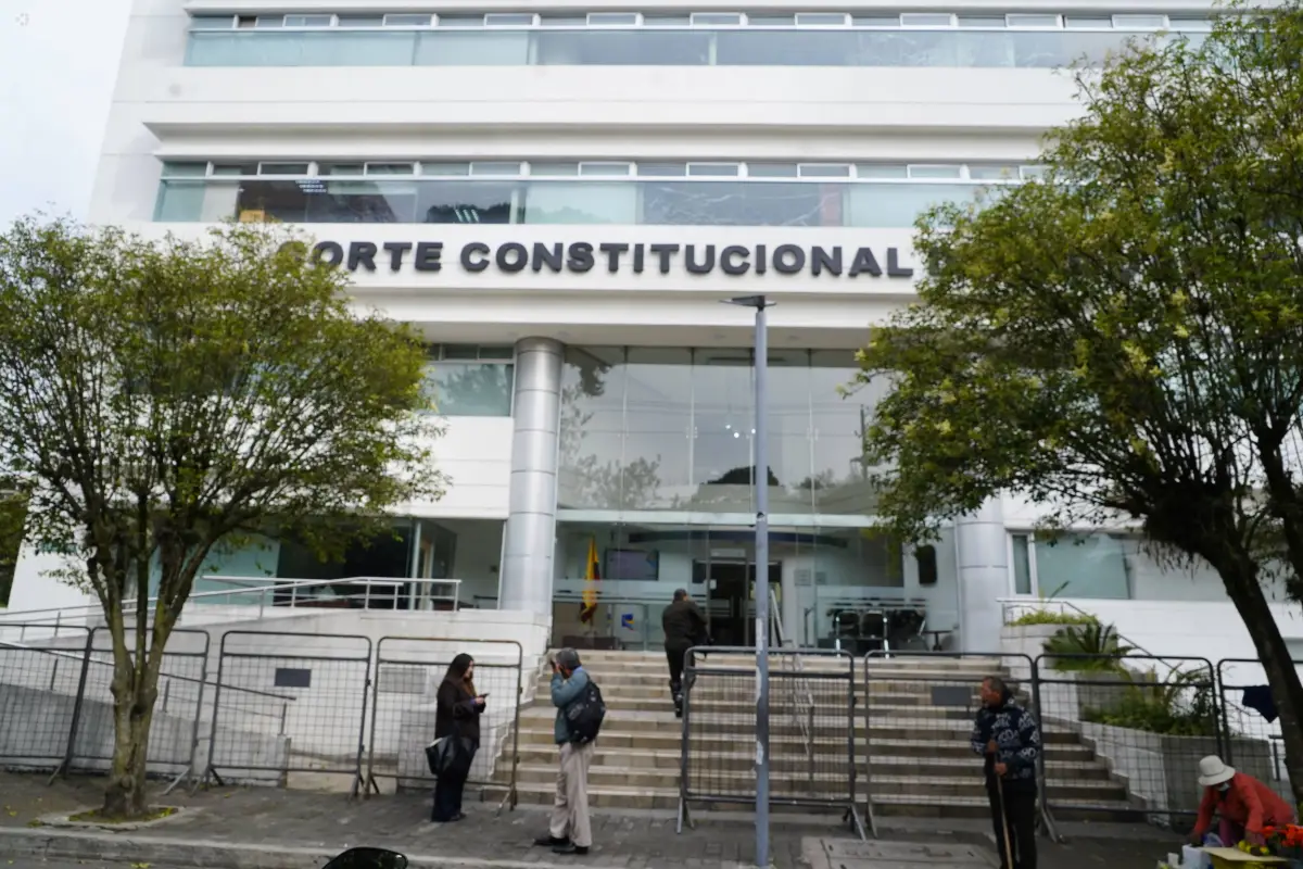  Corte Constitucional ordena al Registro Civil cambiar nombre y sexo en documentos de identidad de adolescente transgénero  , API