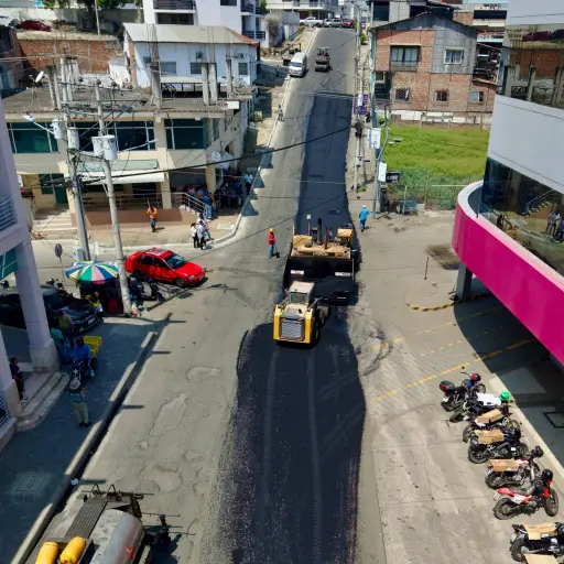 Municipio de Manta reactiva bacheo asfáltico en sectores críticos de la ciudad