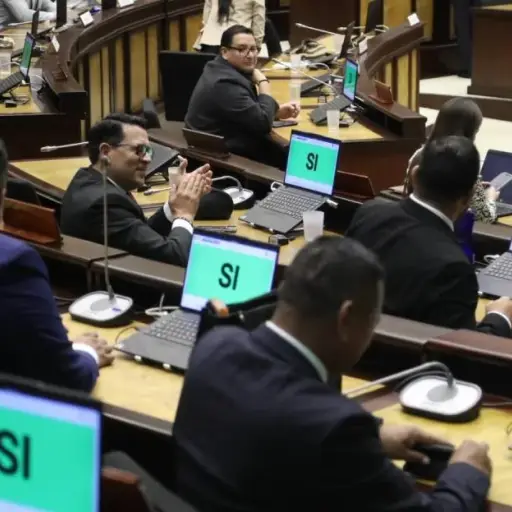 Con 142 votos, la Asamblea abre la puerta a regular el uso del cannabis en Ecuador