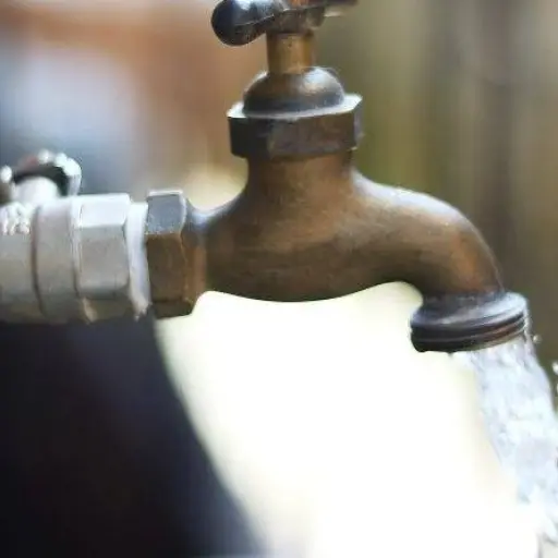 Quito registra reducción en consumo de agua tras nueva tasa de basura