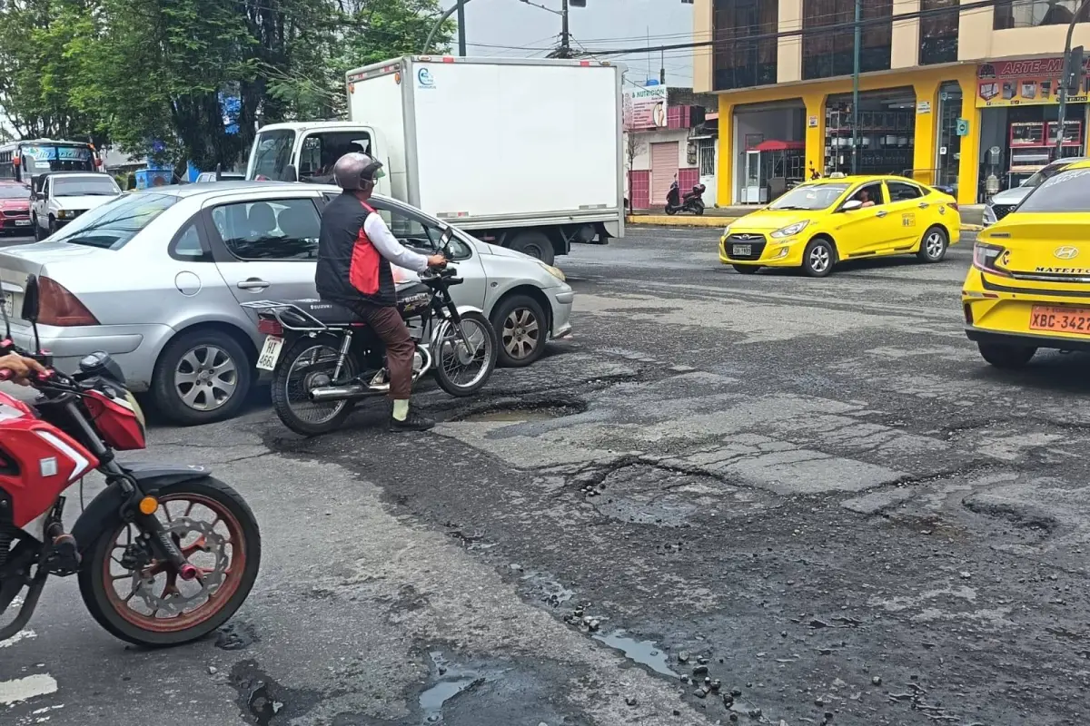 Así luce la intersección con la avenida Clemencia de Mora., Diario Centro