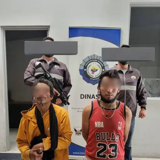 Dos detenidos por presunta participación en homicidio en el sector La Universal de Ambato