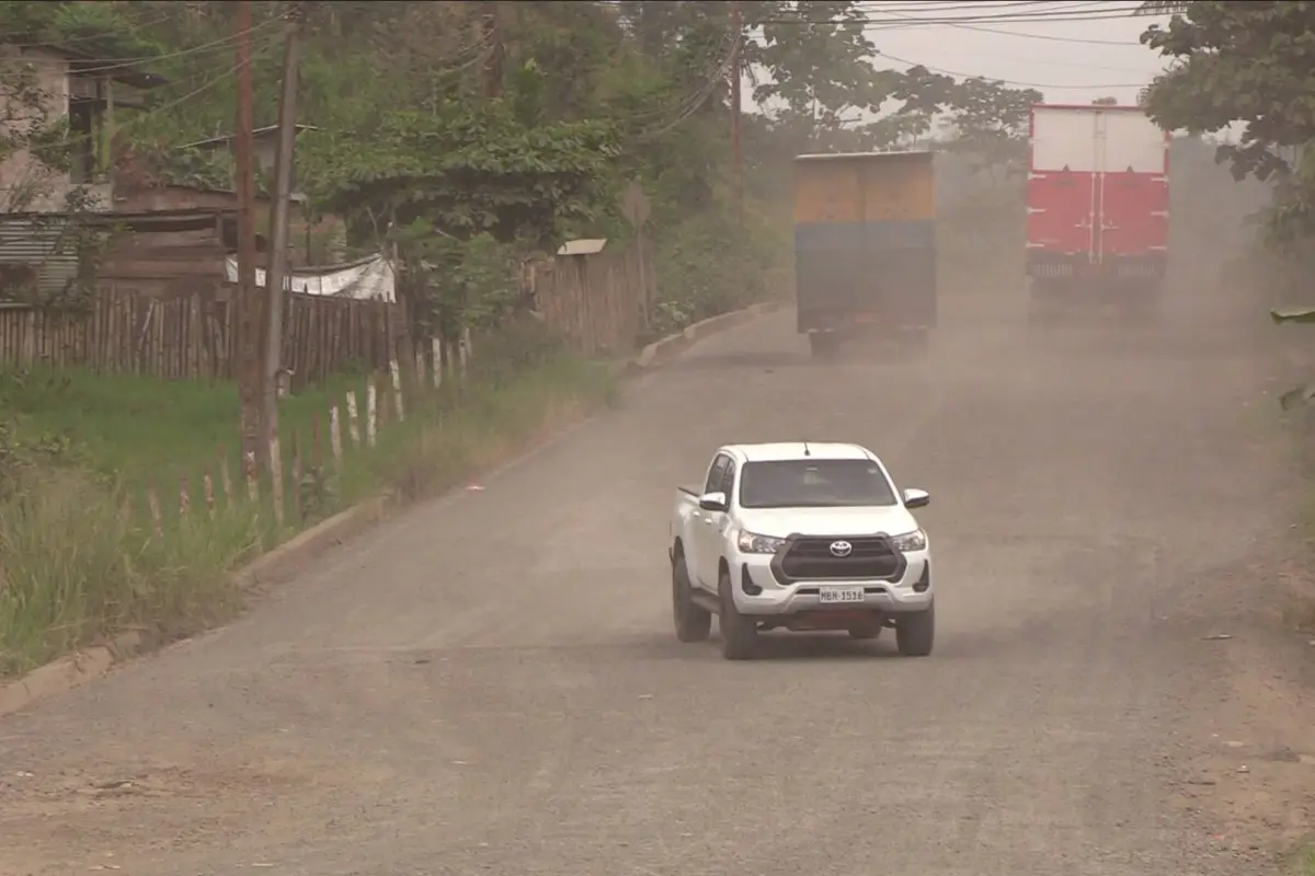 Deterioro vial en la San Plácido–Pichincha genera daños mecánicos y riesgos constantes