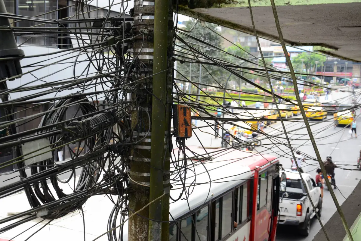 La sobrecarga en las redes contribuye a las altas pérdidas de energía en Manabí