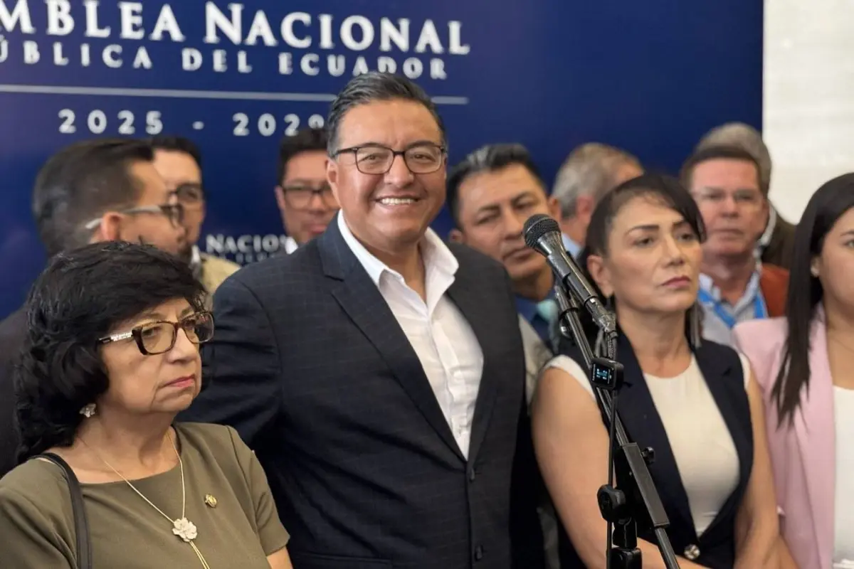 Asambleístas de la Revolución Ciudadana durante una rueda de prensa. , X: @FrankSamaniegoM
