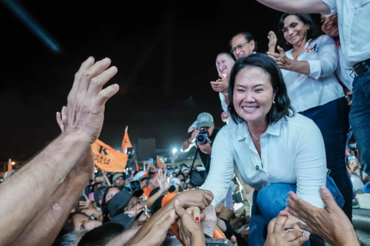 Candidata Keiko Fujimori lidera encuestas presidenciales en Perú 2026.