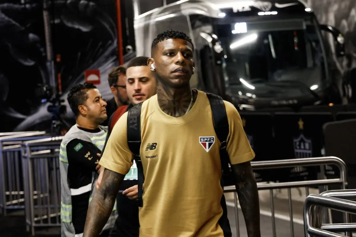 Robert Arboleda pone en duda su futuro en el São Paulo tras viajar a Ecuador sin permiso