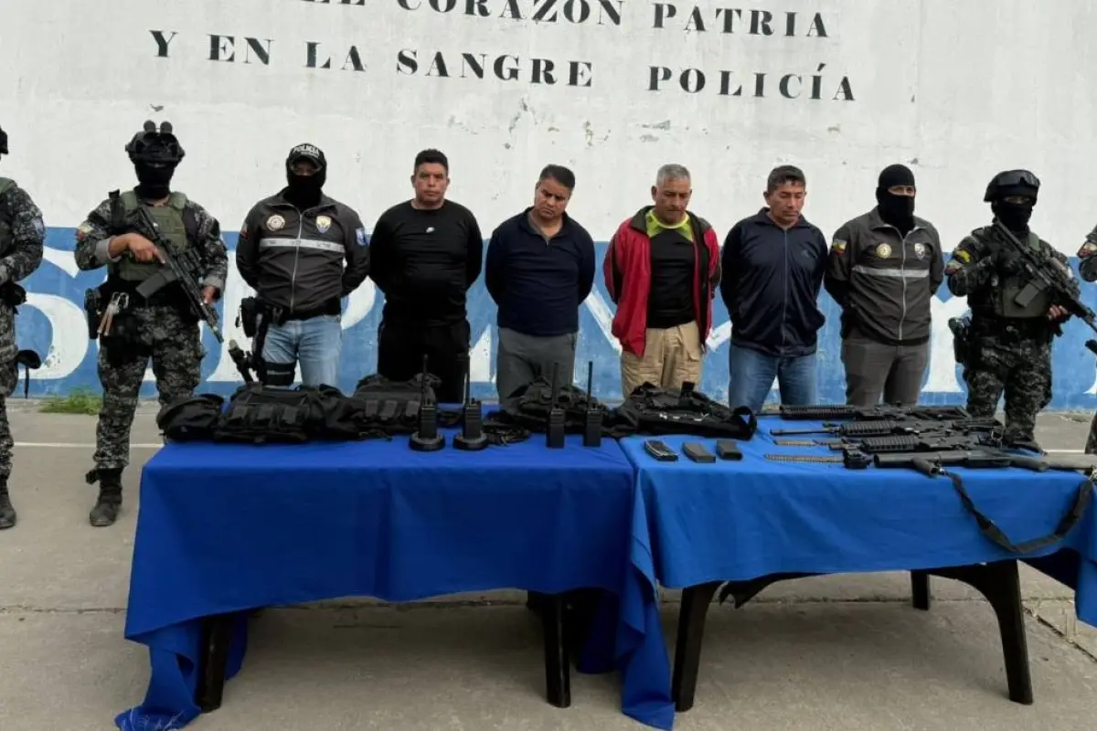 Resultados del estado de excepción en Ecuador: Policías detenidos y toneladas de droga incautadas durante el feriado.