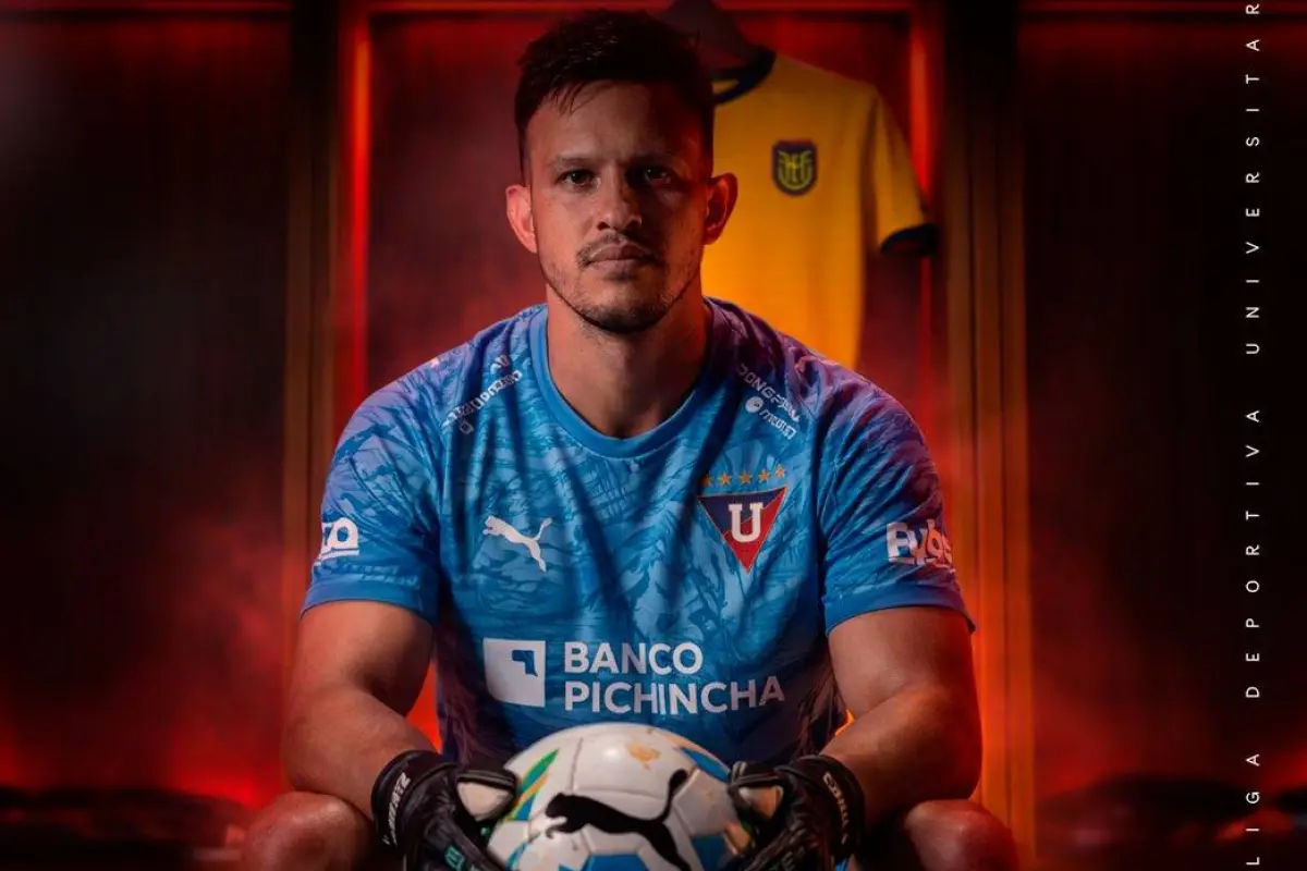 Valle es titular en el elenco albo que deberá disponer ahora de Alexander Domínguez., Liga de Quito.