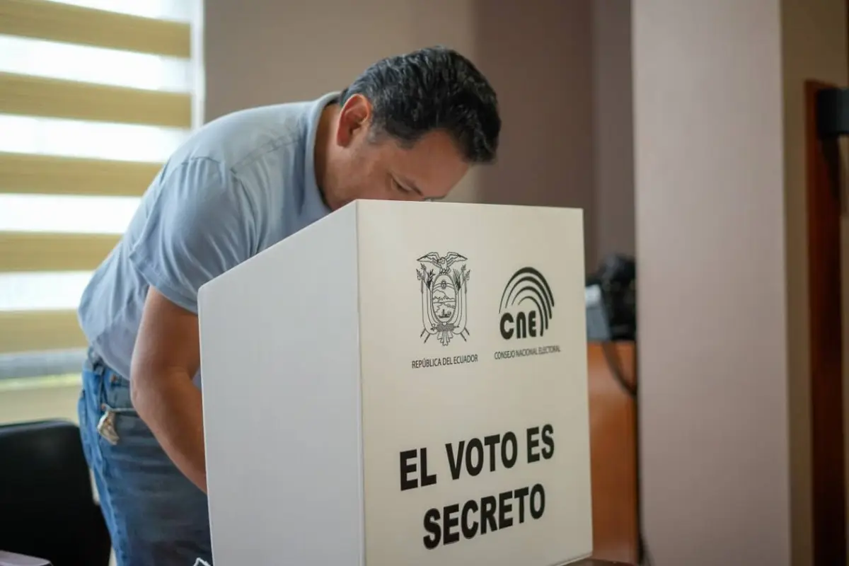 El CNE adelantó las elecciones seccionales en Ecuador y ahora enfrenta seis demandas a la vez.