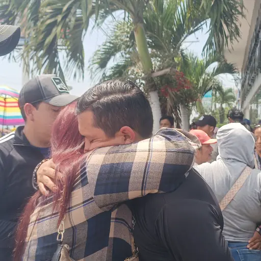 “Sabía que iba a volver”: el emotivo reencuentro que esperan tras rescate de tripulación del pesquero de Manta, Don Maca
