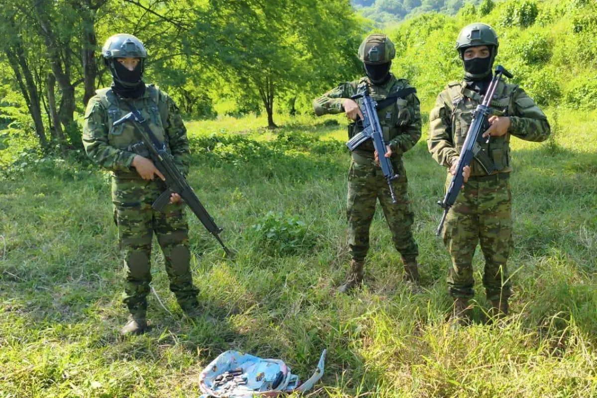 Los militares ingresaron a un terreno en El Florón para realizar una búsqueda de delincuentes y evidencias., Ejército Ecuatoriano
