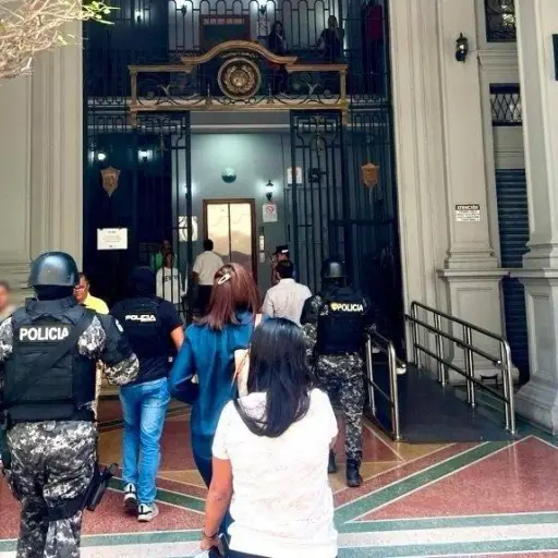 Concejales de Guayaquil cuestionan allanamiento al Palacio Municipal y denuncian persecución política  