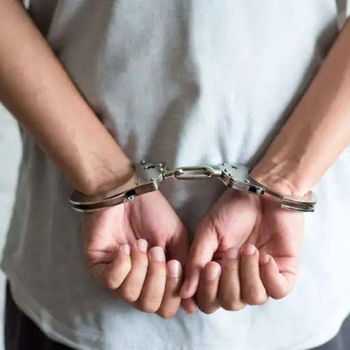 Condenan a 25 años de prisión a hombre por producción de material de abuso sexual infantil en Azuay
