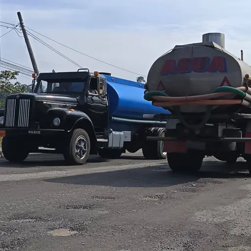 Estudios ya están listos, pero la vía Las Mercedes sigue deteriorada en Santo Domingo