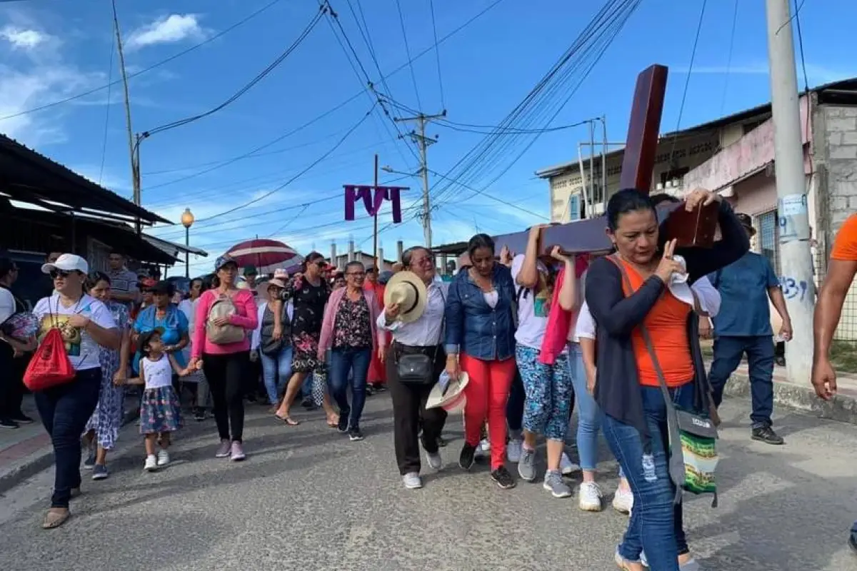 Cientos de personas participan cada año en el recorrido del viacrucis. (Archivo), El Diario. 