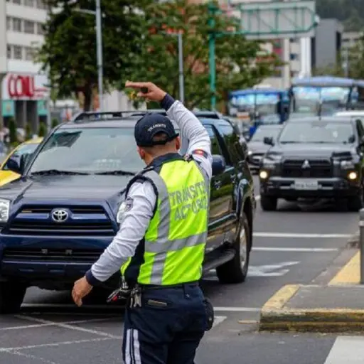 Quito despliega más de 1 200 agentes de tránsito por feriado de Semana Santa