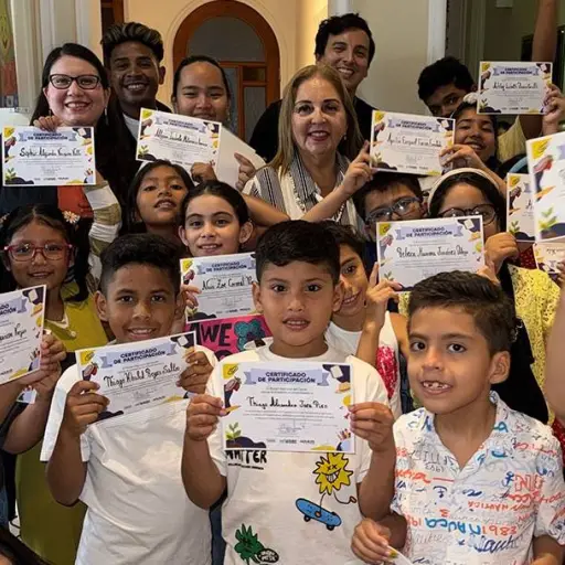 Niños presentan sus obras en la primera edición de Mini Guardianes del Cacao en Guayaquil