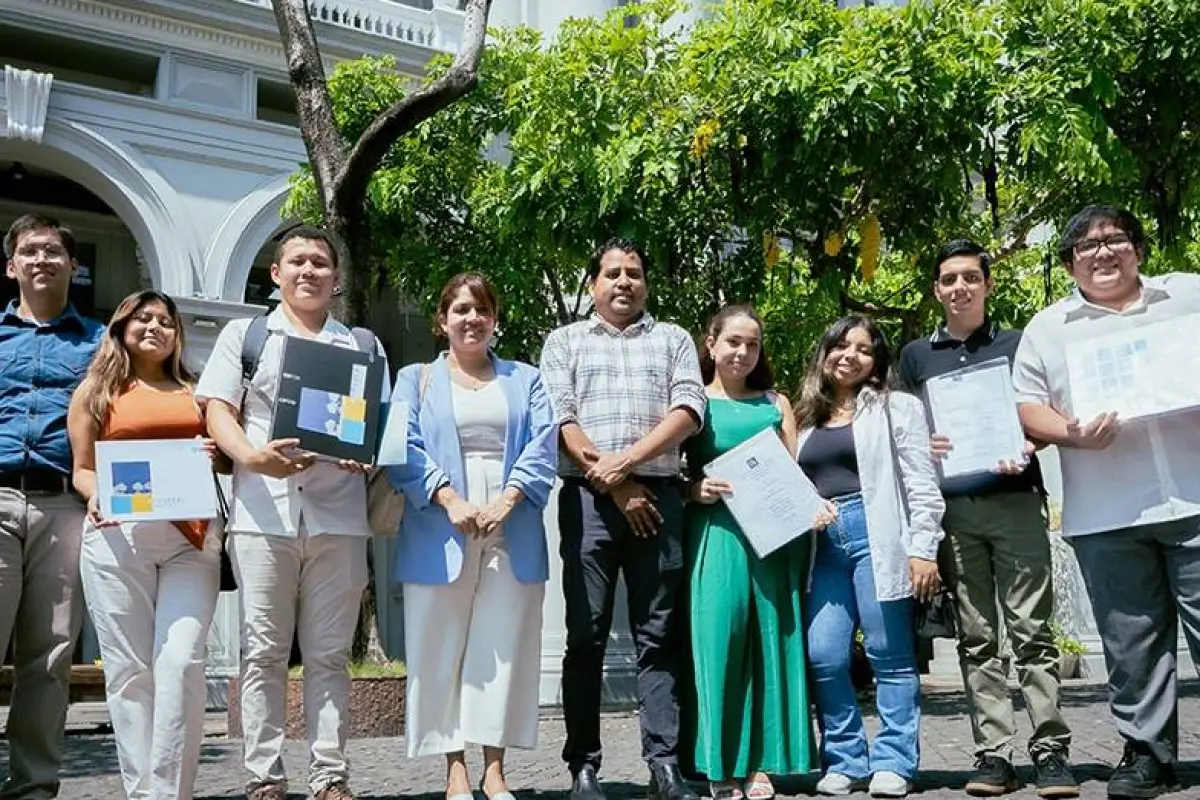 Jóvenes universitarios transforman parques de Guayaquil con innovadoras ideas urbanas