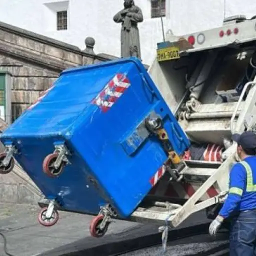 Quito reduce el consumo de agua tras la aplicación de la tasa de residuos, según informe municipal