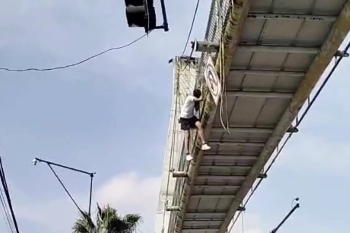 Santo Domingo: bomberos rescatan a hombre que intentó lanzarse desde puente en la avenida Chone
