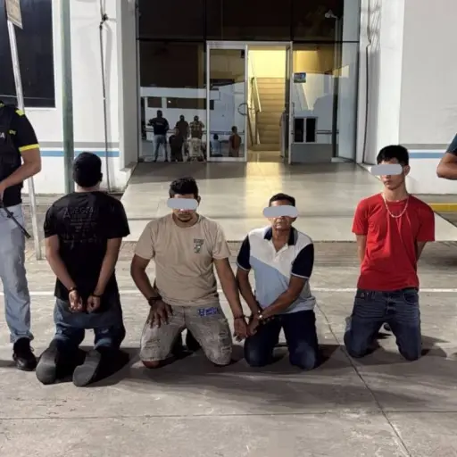 Persecución policial en Montecristi culmina con tres aprehendidos y un menor aislado