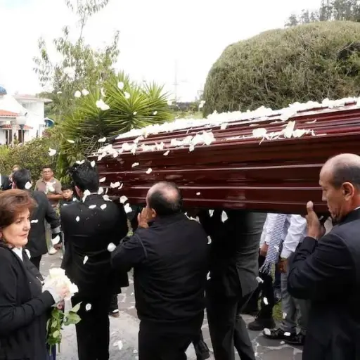 El último adiós al “Amo de la Cumbia”: Los emotivos detalles del funeral de Gustavo Velásquez